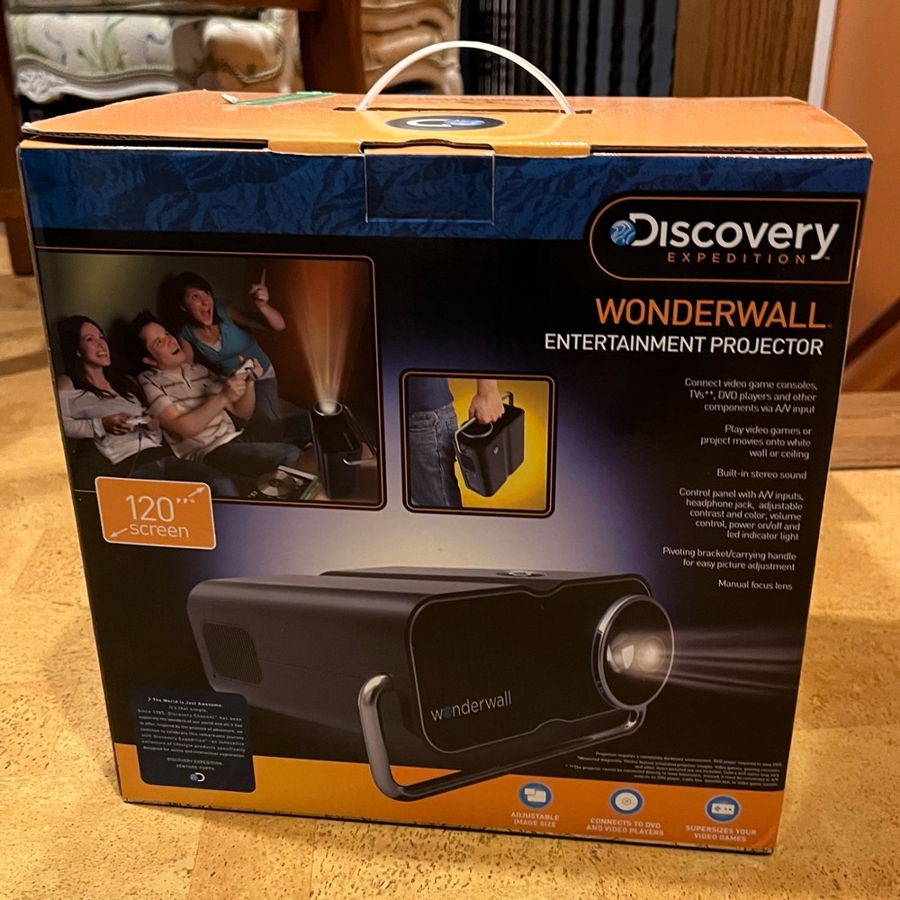 Wonderwall Entertainment Projector - Picture 4 of 5